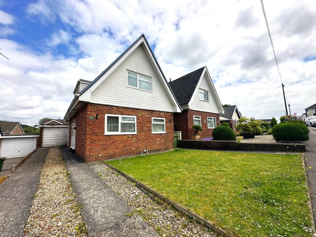 Mayfield Place, Llantrisant, CF72