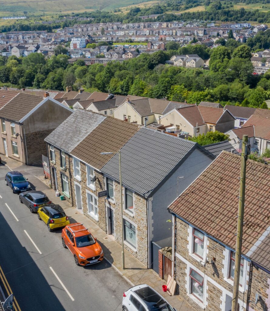 Ynyscynon Road, Tonypandy, CF40