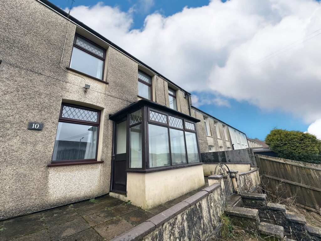 Caemawr Terrace, Tonypandy, CF40