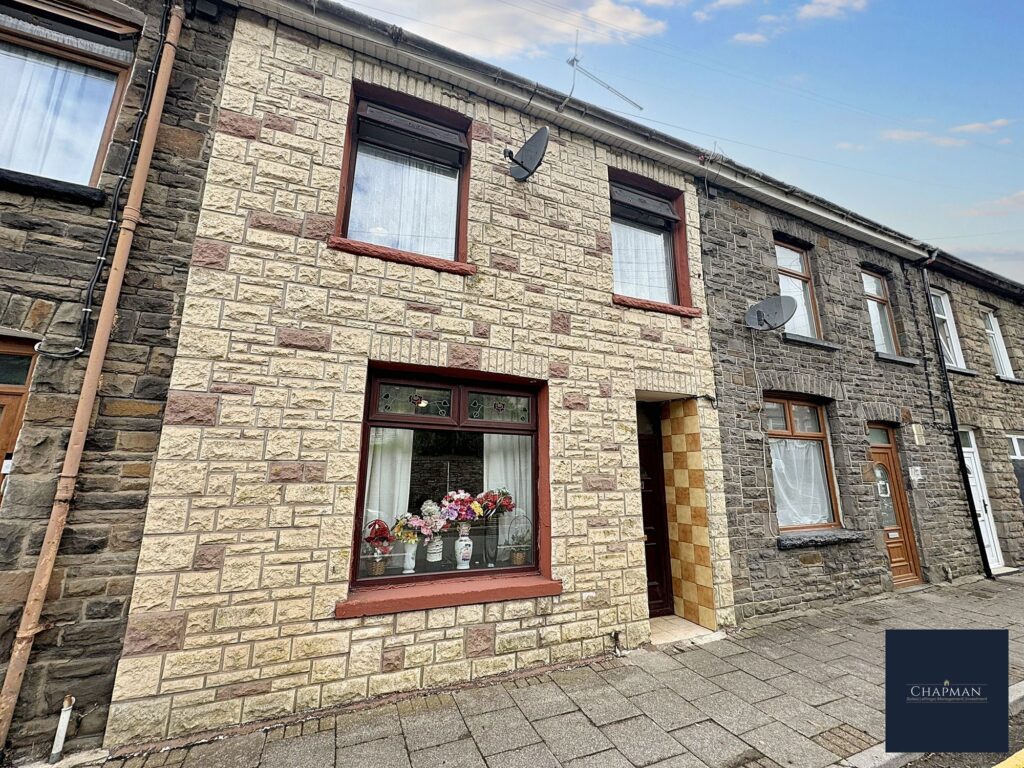 Miskin Road, Tonypandy, CF40