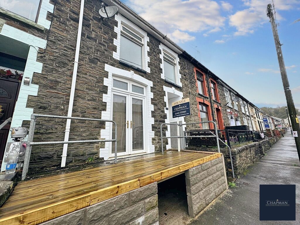 Deri Terrace, Tylorstown, CF43