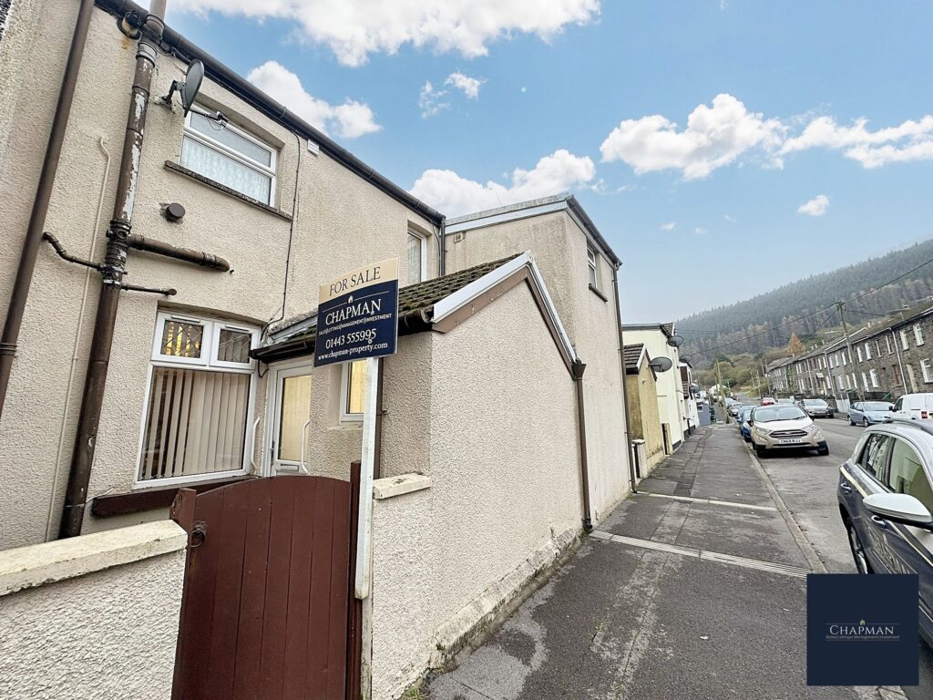 Pleasant View, Trehafod, CF37