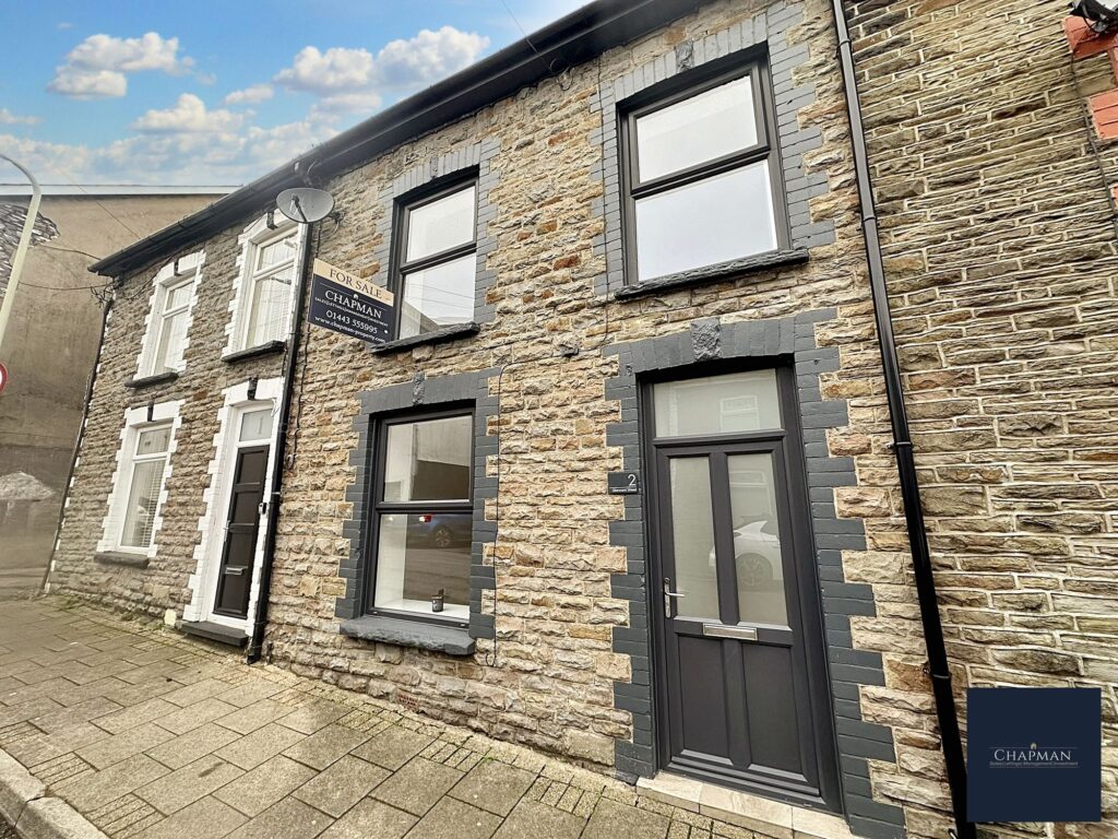 Glannant Street, Tonypandy, CF40