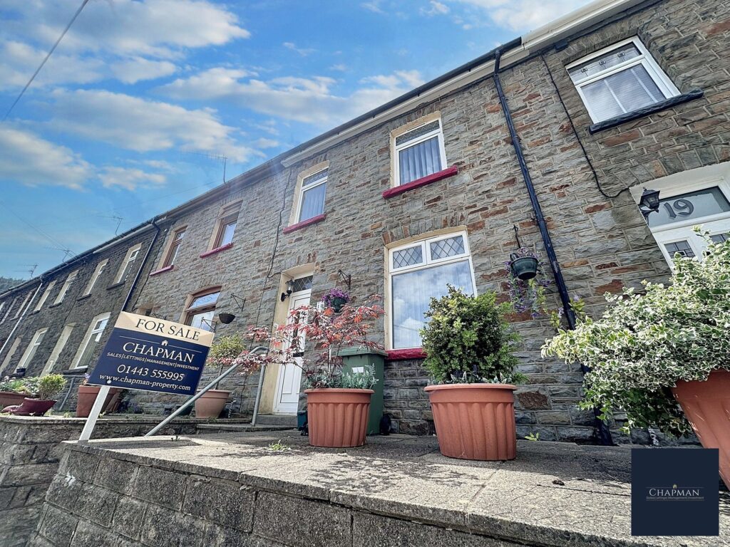 Bryn Eirw, Trehafod, CF37