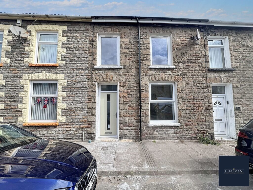 Lloyd Street, Gelli, CF41