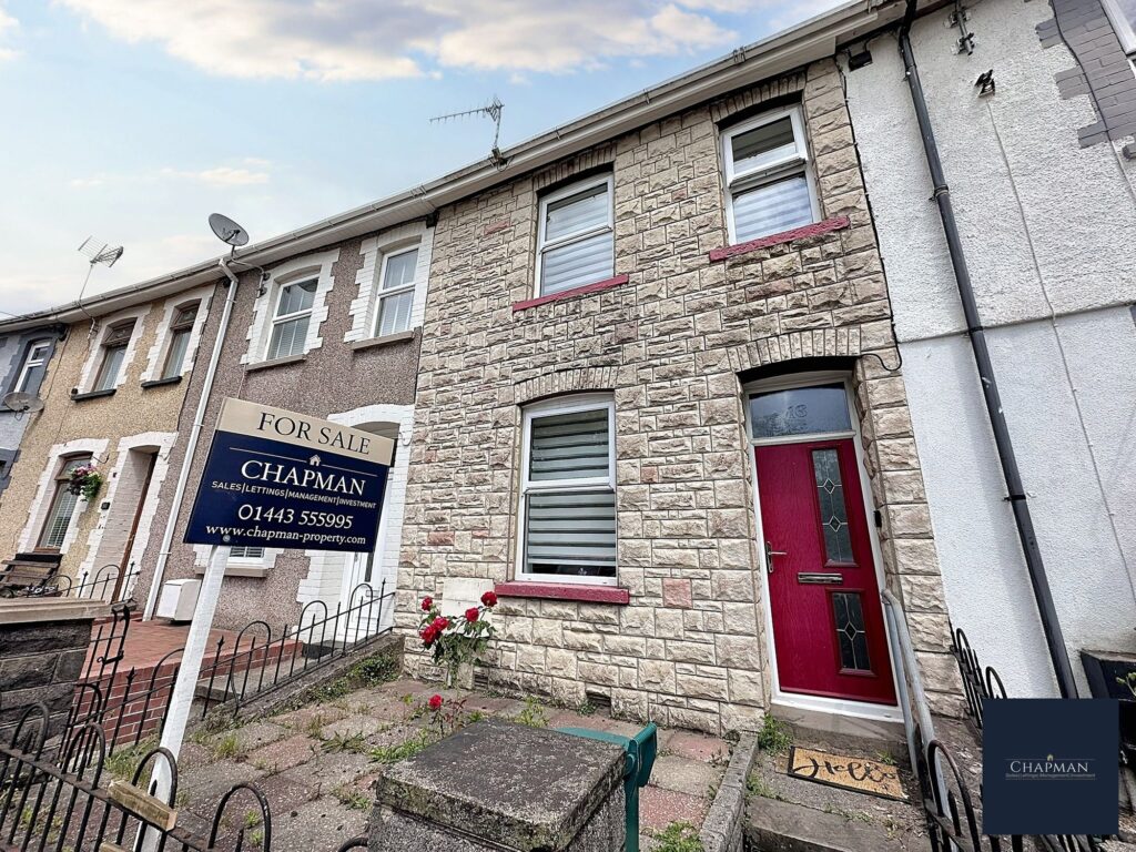 Nant Melyn Terrace, Tonyrefail, CF39