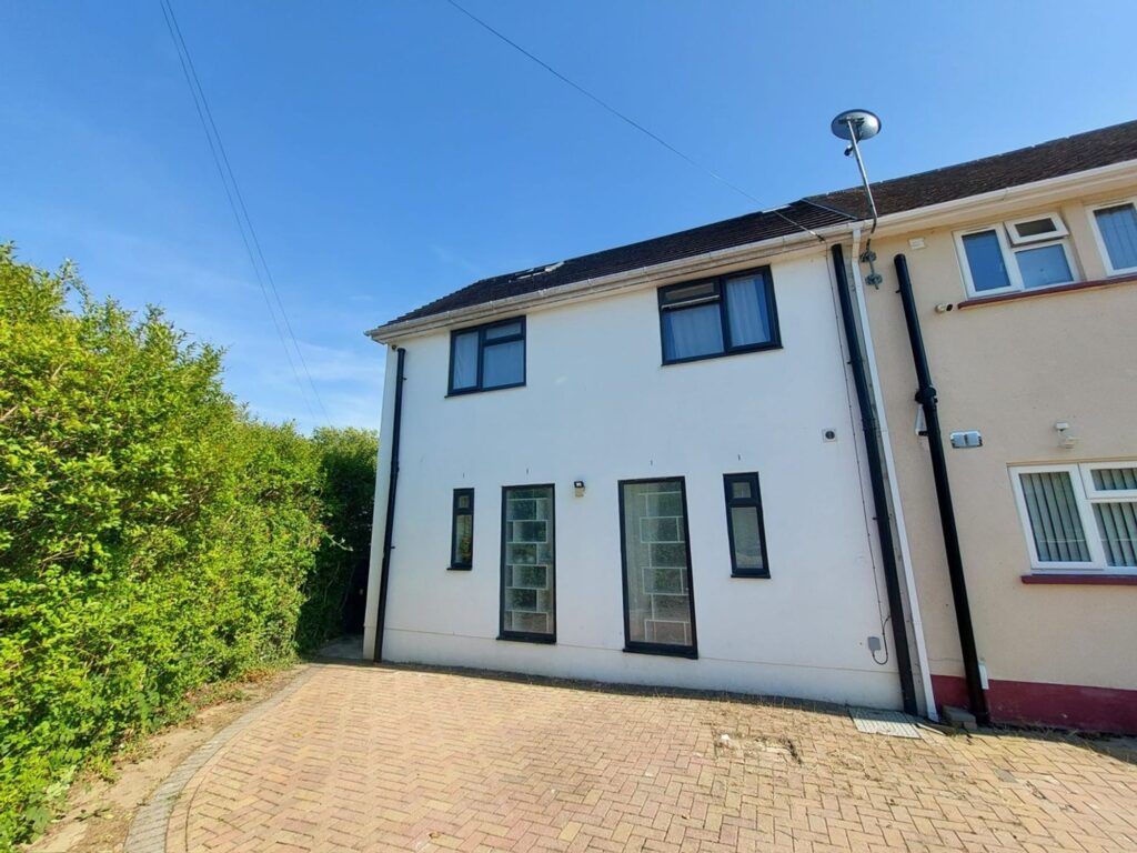 Crystal Glen, Llanishen, CF14